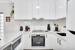 2 Bedroom Escape at Port Villas