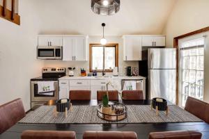 Chalet retreat in Tobyhanna