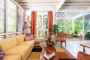 Nest Bungalow - Pool Walking To The Beach