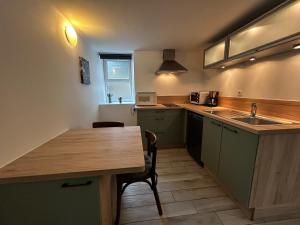 Studio confort avec WiFi au centre de La Roche-Posay, proche Thermes, parking gratuit, 1-2 pers - FR-1-541-95