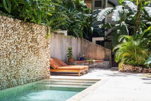 Nest Bungalow - Pool Walking To The Beach