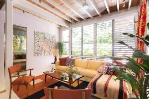 Nest Bungalow - Pool Walking To The Beach