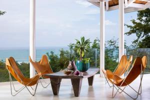 Nido Del Mar - Art-filled Beach House