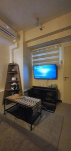 Modern and Cozy 2-Bedroom Condo in Prime Location