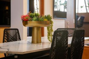 MarinaWellmina-Sunset Pool Vibes