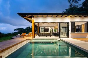 Villa Ayla - Santa Teresa Minutes from the beach