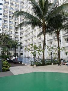 Francheska Suite near Mall of Asia