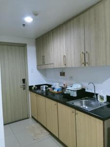 Francheska Suite near Mall of Asia