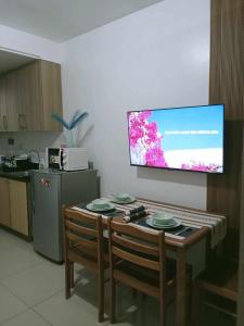 Francheska Suite near Mall of Asia