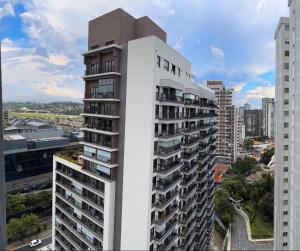 Studio Próx ao Shopping Eldorado e Metrô Faria com Piscina e Academia