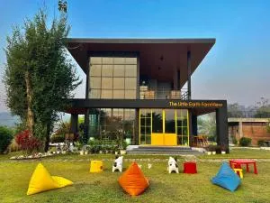 The Little Earth Farm View - Cseszon