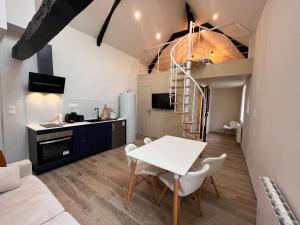 Appartements COCON Mayennais - Loft Balneo Laval - Loveroom : photos des chambres