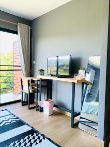 The Little Earth Farm View