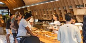 Pool View Urban Oasis 2Bed Apartment