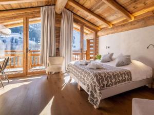 Chalet luxueux 5★, 15 pers, à 300 m des pistes, piscine intérieure, sauna, animaux admis - FR-1-304-300