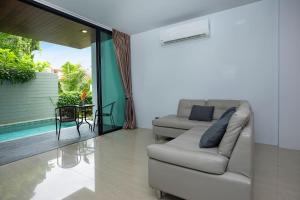 4BR Villa B5 with Pool, Vibrant Life at Kata Beach - UTK5