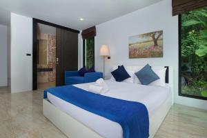 4BR Villa B5 with Pool, Vibrant Life at Kata Beach - UTK5