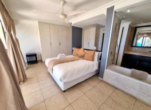 108 The Bermudas 3 bedroom beachfront Umhlanga Rocks