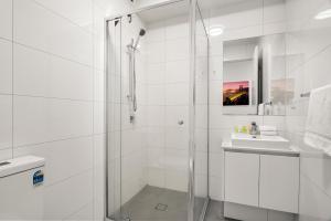 Paradise Getaway 3BR Apt in Clayton with Free Parking
