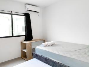 3 bedroom house, private pool, BBQ, parking