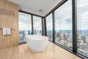 Luxurious Entire Top Floor Penthouse at Eureka Tower