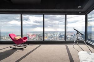 Luxurious Entire Top Floor Penthouse at Eureka Tower