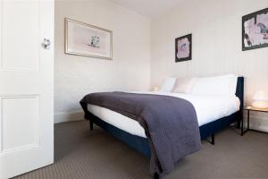 CharmingCity Stay with parking & wifi