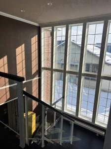 Biei Terrace 2F 専用玄関 127平米 85型スマートTV -駅前通り&景観条例地区-