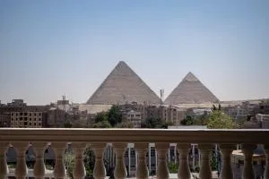 Pyramids Dream Balcony view ever - Nazlet el Simmân