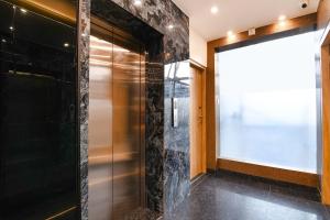 FabHotel Leela Inn - Nr Park Circus 7 Point