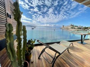 Studio with Sea View room in Surfer Caravan Gastro Pub & Suites