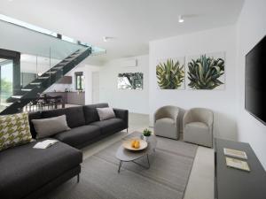 Luxury apartment with private pool, 100 m from the beach and close to Pula