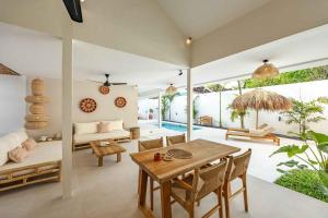 Casa Kokoon - NEW Bright & Quiet 2BR Mertanadi Seminyak with Private Pool and Parking