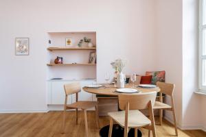 Le Saint Michel,dernier étage, vieux Menton, zone piétonne