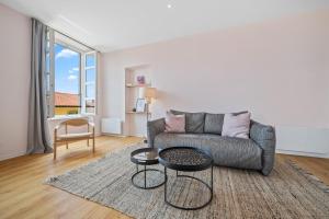 Le Saint Michel,dernier étage, vieux Menton, zone piétonne