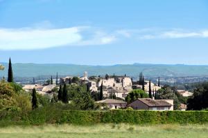 Lou Cigalou - Au Calme - Grand Jardin - Piscine Partagée - Parking - Campagne et Idéalement Situé Proche A7 et Montélimar