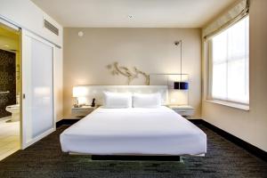 Deluxe King Room room in W Chicago - City Center