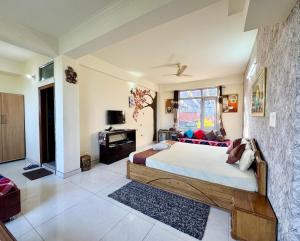 kasauli Auriga 2BHK Villa Pvt Stay I Open Air Terrace I Kitchen Livingroom I Lawn Bonfire I Gaming Zone