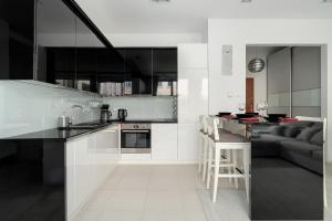 Piekny Apartament z Ogrodkiem i Tarasem & Parking by Noclegi Renters