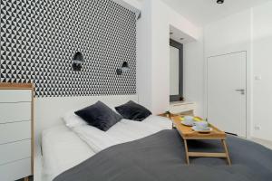 Piekny Apartament z Ogrodkiem i Tarasem & Parking by Noclegi Renters