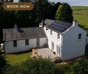 Large country house with garden, outdoor spa area & games room with Hot Tub and Fire Pit - 克里敦