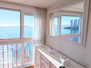 Beachfront apartment with garage