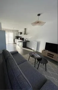 Maison Moderne Saint-Genis-Laval - 圣热尼拉瓦勒