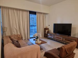 Luxury 2 Bedroom Act 1 Apartment