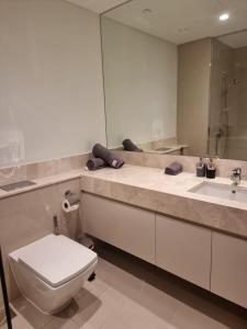 Luxury 2 Bedroom Act 1 Apartment
