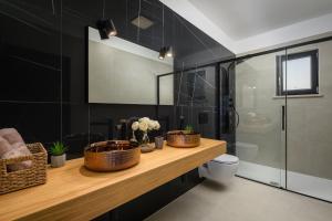 Villa de la Vie with Heated Swimming Pool