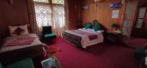 Houseboat sheikh palace