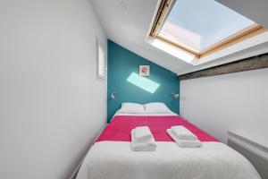 Large luxury Loft for 6 people by Weekome