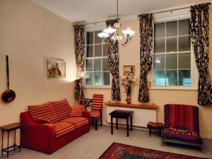 Georgian Style Apartment