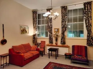 Georgian Style Apartment - 康格尔顿